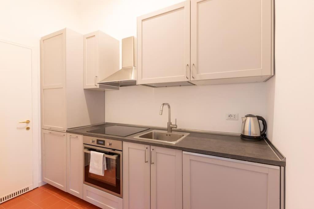 Elegante Bilocale Porta Genova - Mirable Pm Apartment Milan Bagian luar foto