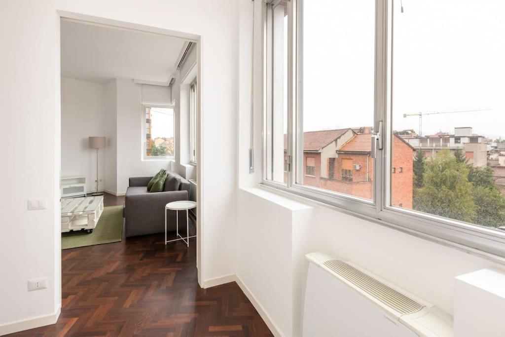 Elegante Bilocale Porta Genova - Mirable Pm Apartment Milan Bagian luar foto