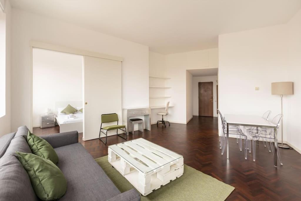Elegante Bilocale Porta Genova - Mirable Pm Apartment Milan Bagian luar foto